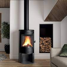 Купить Печь-камин Invicta Poele Neosen Etanche в интерьере чугунная в Молодечно в Молодечно