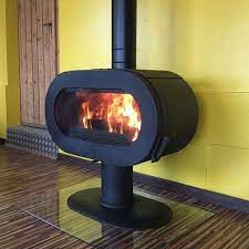 Купить Печь-камин Invicta Fifty Sur Pied Ivoire в интерьере чугунная в Молодечно в Молодечно