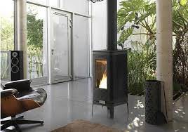 Купить Печь-камин Invicta Iwaki on base в интерьере чугунная в Молодечно в Молодечно