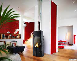 Печь-камин чугунный Invicta Chamane 14 в интерьере Амазонка бай фото в Молодечно