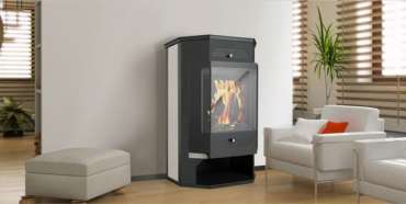 Стальной недорогой камин с дровницей Теплодар Румба фото в интерьере в Молодечно