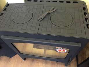 Недорогой камин Бавария Эко с плитой 2 конфорки фото в Молодечно