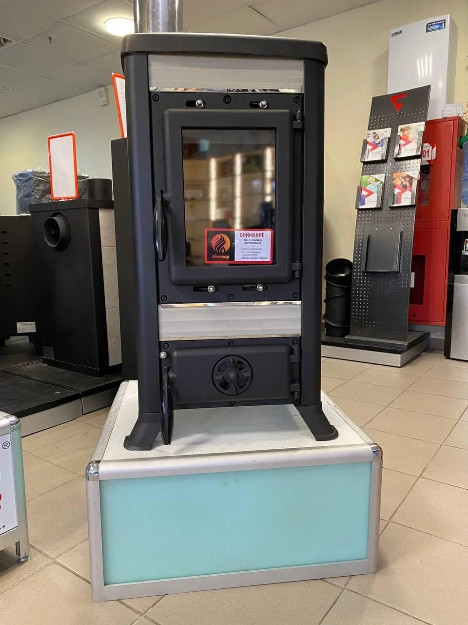 Печь-камин чугунный FireWay Klemens в интерьере Амазонка бай фото в Молодечно