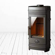 Печь-камин Invicta Cassine чугун в интерьере Амазонка бай фото в Молодечно