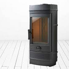 Печь-камин чугунный Invicta Gomont в интерьере Амазонка бай фото в Молодечно