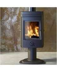 Печь-камин чугунный Invicta Mesnil в интерьере Амазонка бай фото в Молодечно