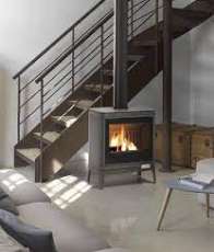 Печь-камин чугунный Invicta Kazan в интерьере Амазонка бай фото в Молодечно