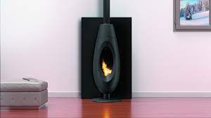 Печь-камин чугунный Invicta OVATIO в интерьере Амазонка бай фото в Молодечно